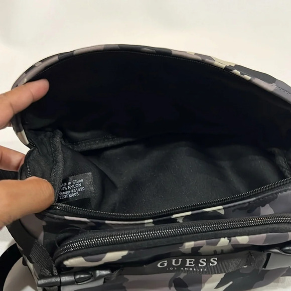Guess men’s waist pack - Camo - Picture 6 of 8
